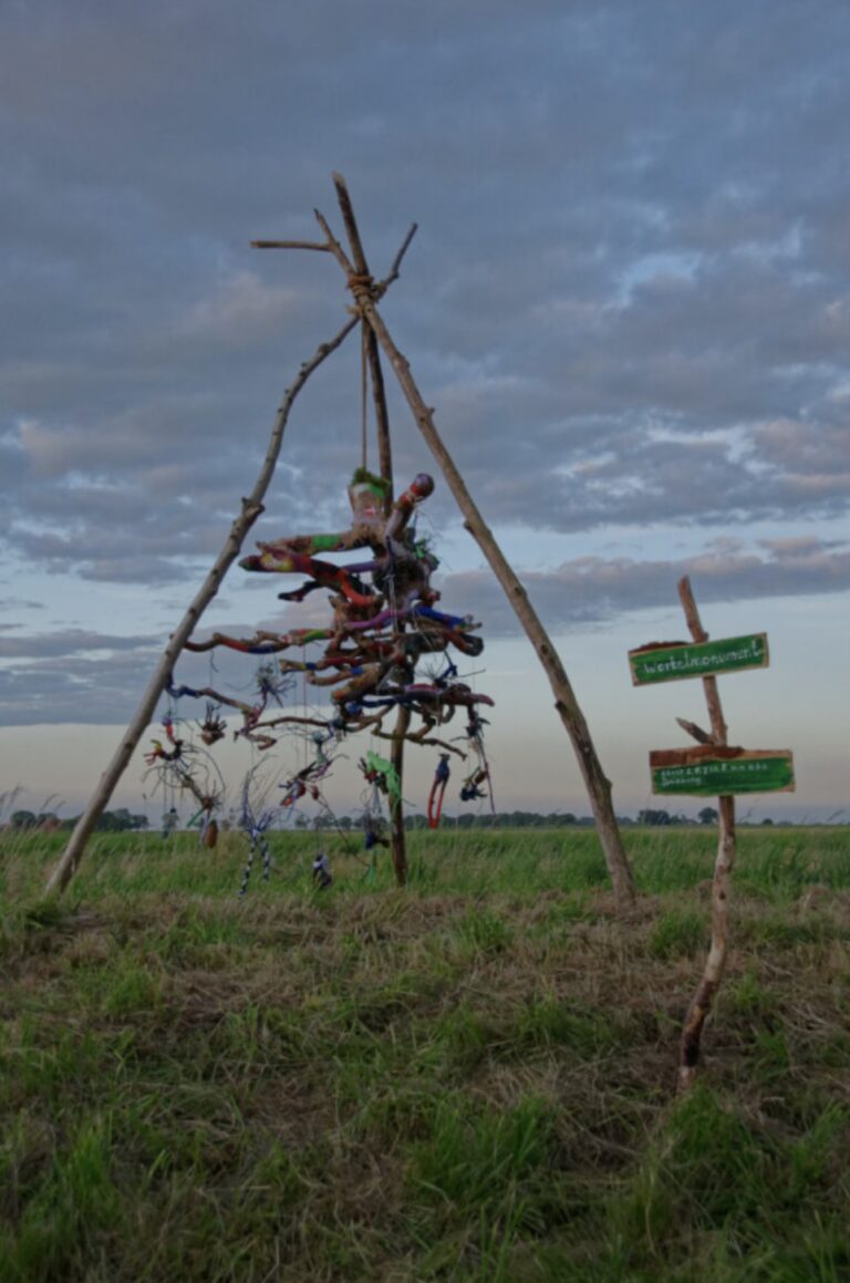 Wortel monument, kunstenaar Mireille Schermer