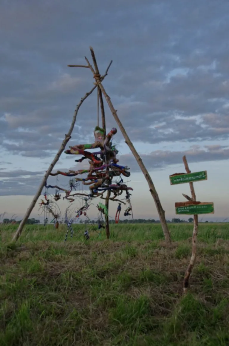 Wortel monument, kunstenaar Mireille Schermer
